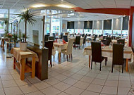 Restaurant de la Piscine inside