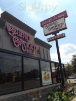 Bread Basket Deli Downtown Detroit outside