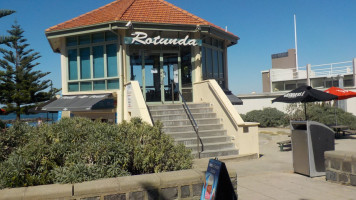 Rotunda In Williamstown outside