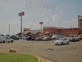 Golden Corral Buffet Grill outside