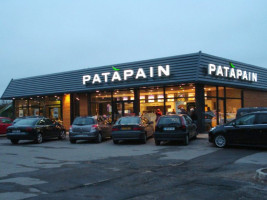 Patapain outside