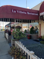 La Villetta outside