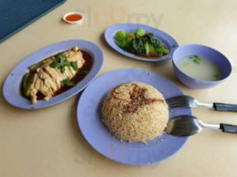 Yishun 925 Chicken Rice (potong Pasir) food