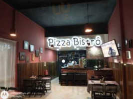 Pizza Bistrô inside