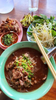 ร้านก๋วยเตี๋ยวนู๋เนิ้นก๋วยเตี๋ยวน้ำตก food