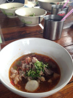 ก๋วยเตี๋ยวเรือรังสิต food