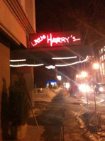 Little Harry's Resaurant outside