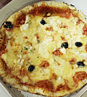 Pizza de la Vaunage food