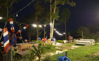 ภูผาหน้าเล Phu-lay Coffee 'n Camping outside