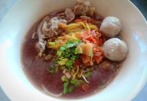 ก๋วยเตี๋ยวเจ๊สำราญเขียงหมูเขาดิน food