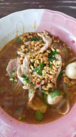 เครือวัลย์ก๋วยเตี๋ยวเรือ โรตีสายไหมบังหมัดby เครือวัลย์ food