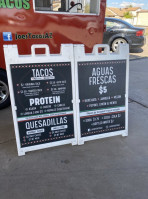 Joe's Tacos outside