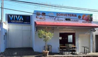 Sorveteria Ouro Branco inside