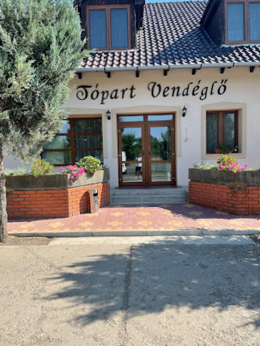 Tópart Vendéglő és Panzió Kint