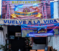 Mariscos Vuelve A La Vida outside