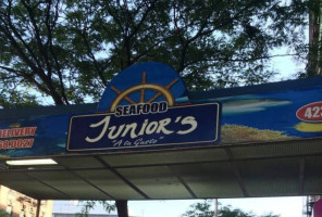 Junior's Seafood food