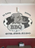 Hookin' Bull Bbq food