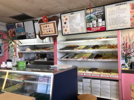 Bradenton Donut Shop inside