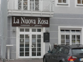 Pizzeria La Rosa Due outside