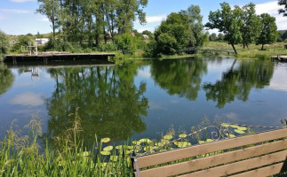 Колиба водна outside