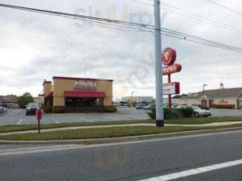 Popeye's Chicken And Biscuits outside