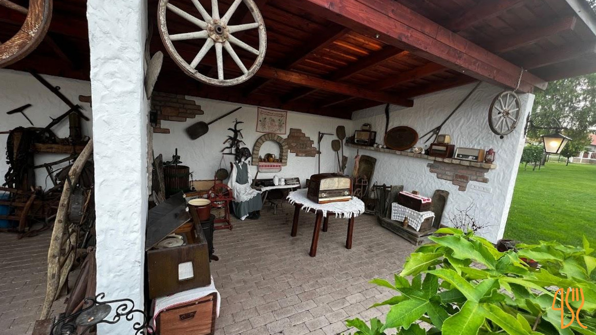 Kukorica Csarda Balatonujlak Kint