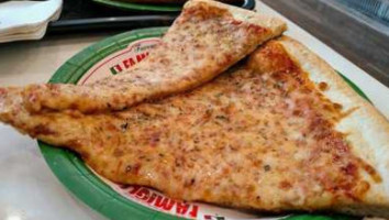 New Famous Famiglia Pizzeria food