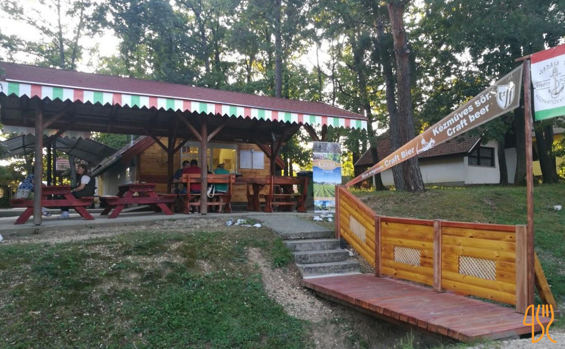 Kikötő Pizzéria Kint