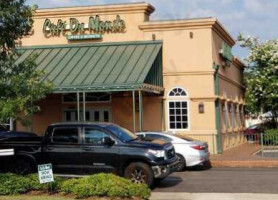 Café Du Monde Williams Blvd outside