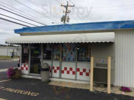 Elmer's Tastee Freez outside