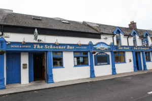 The Schooner outside