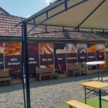 Anyád Tyúkja Streetfood Udvar Bent