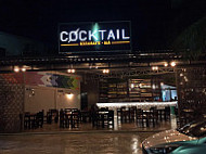 Cocktail Restaurant Bar outside