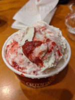 Cold Stone Creamery inside