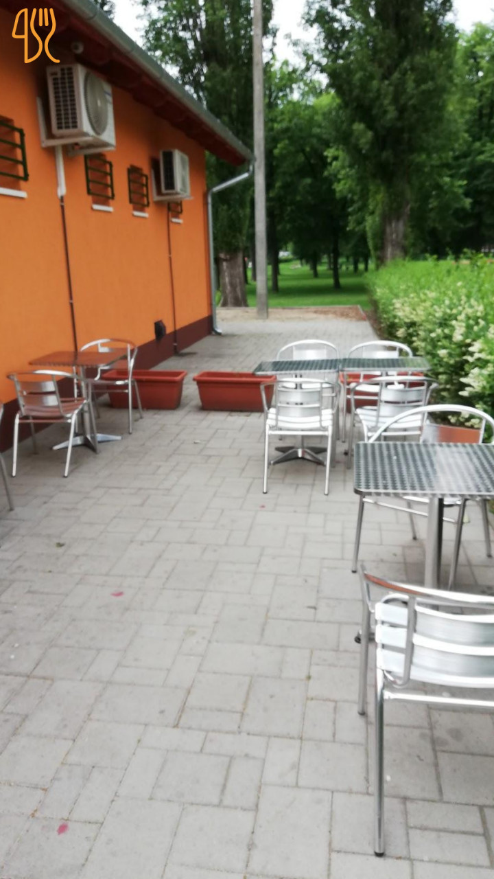 Dezső Bácsi Lángos Palacsinta Kávé Üdítő Kint