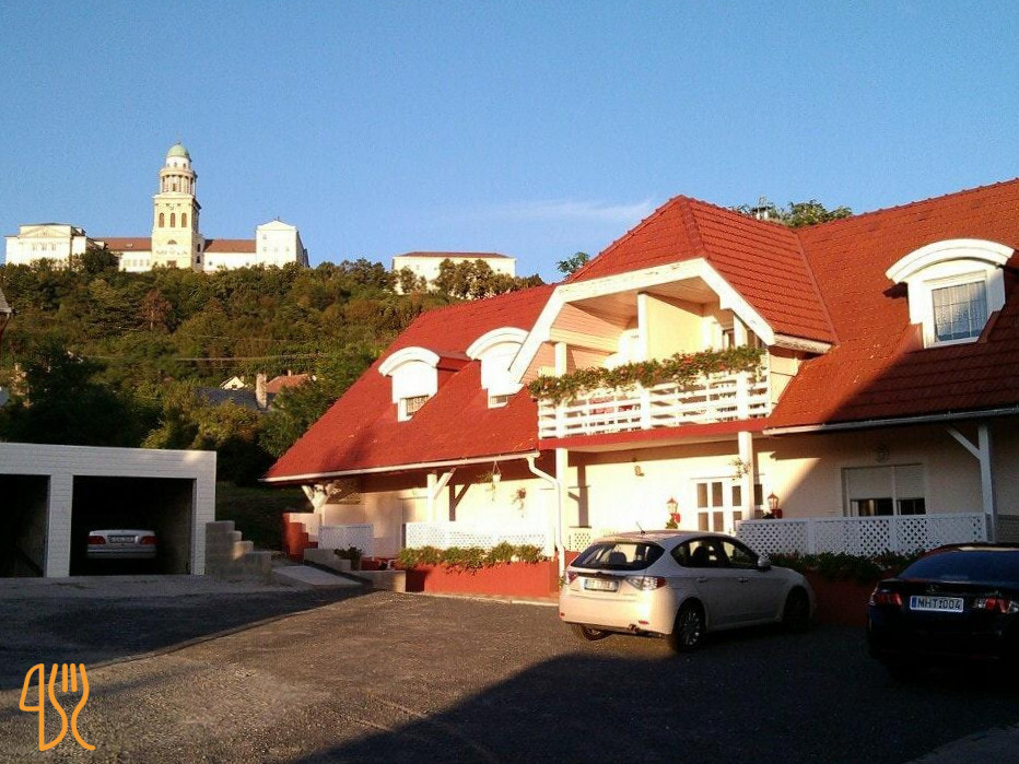 Pannon Étterem Panzió Kint