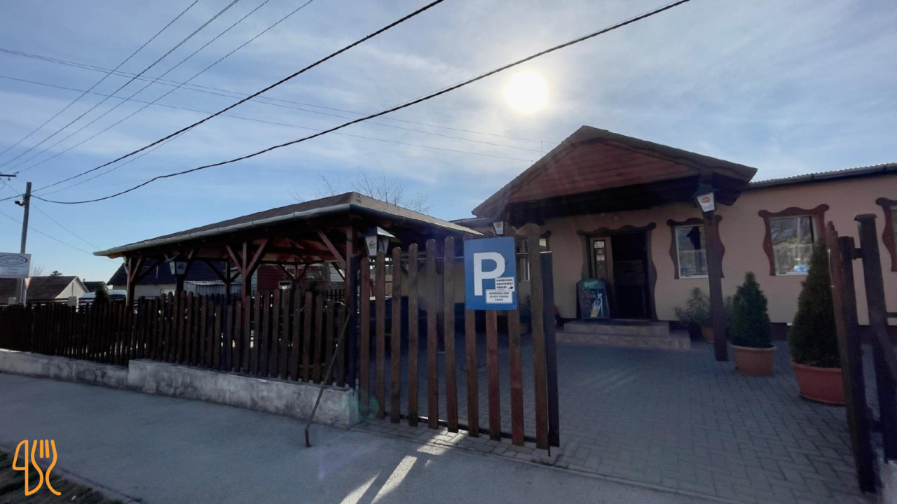 Diófa Vendéglő és Pizzéria Kint