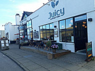 Juicy Skagen outside