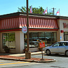 Wendy's - Cornwall outside