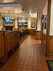 Lou Malnati's - Lincolnwood inside