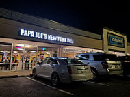 Papa Joe’s New York Deli outside