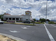 In-n-out Burger outside