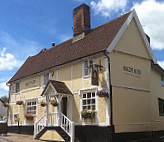 Queen's Head outside