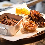 Button Street Smokehouse food