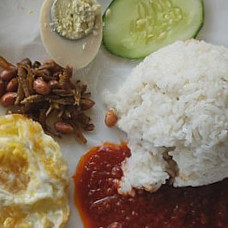 Zaaty Rizqy Nasi Lemak Teh Tarik