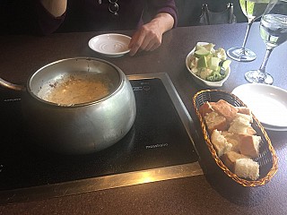 Ufondue & Stonegrill restaurant