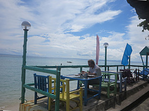 Ritzy's White Beach Resort & Restaurant