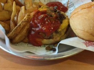 Fuddruckers