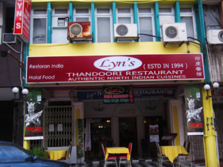 Lyn's Thandoori