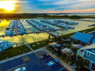 Hammerheads Dockside